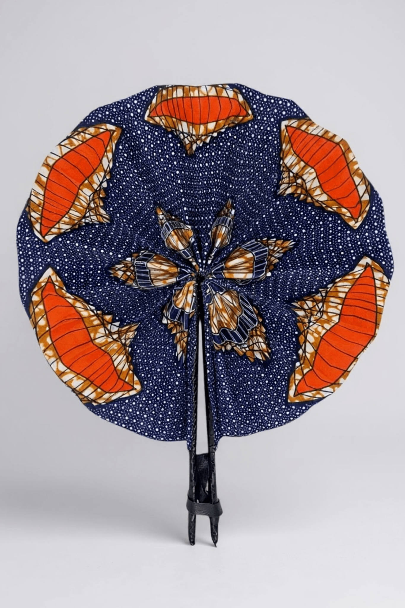 Éventail Daya – Éventail pliable en wax bleu et orange - makomie