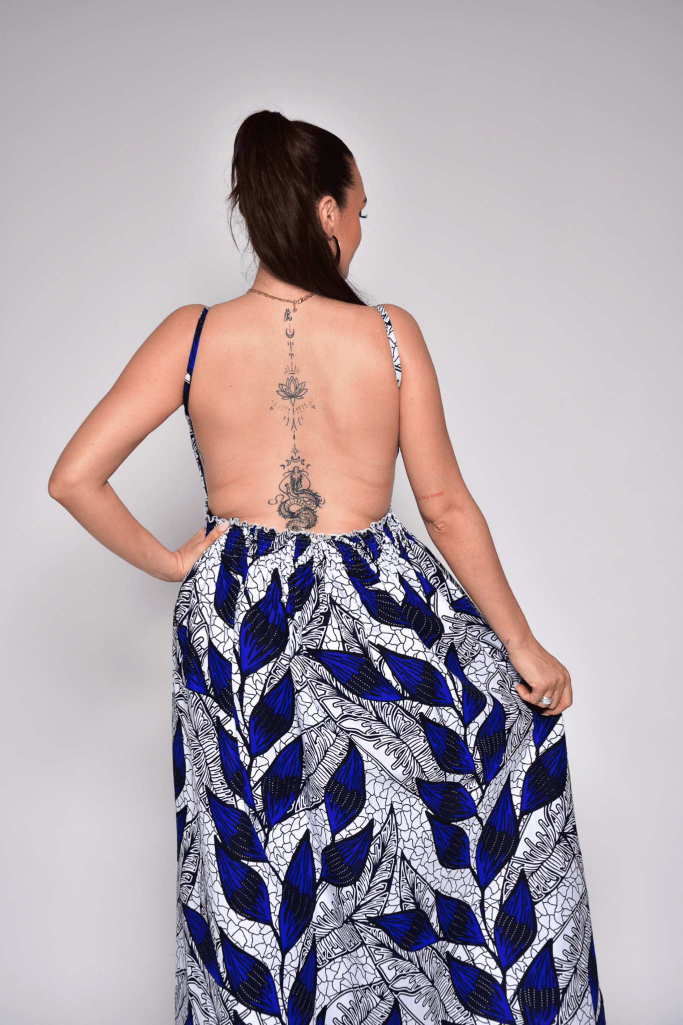 Robe dos nu à motif fleurs en wax - NORA - makomie