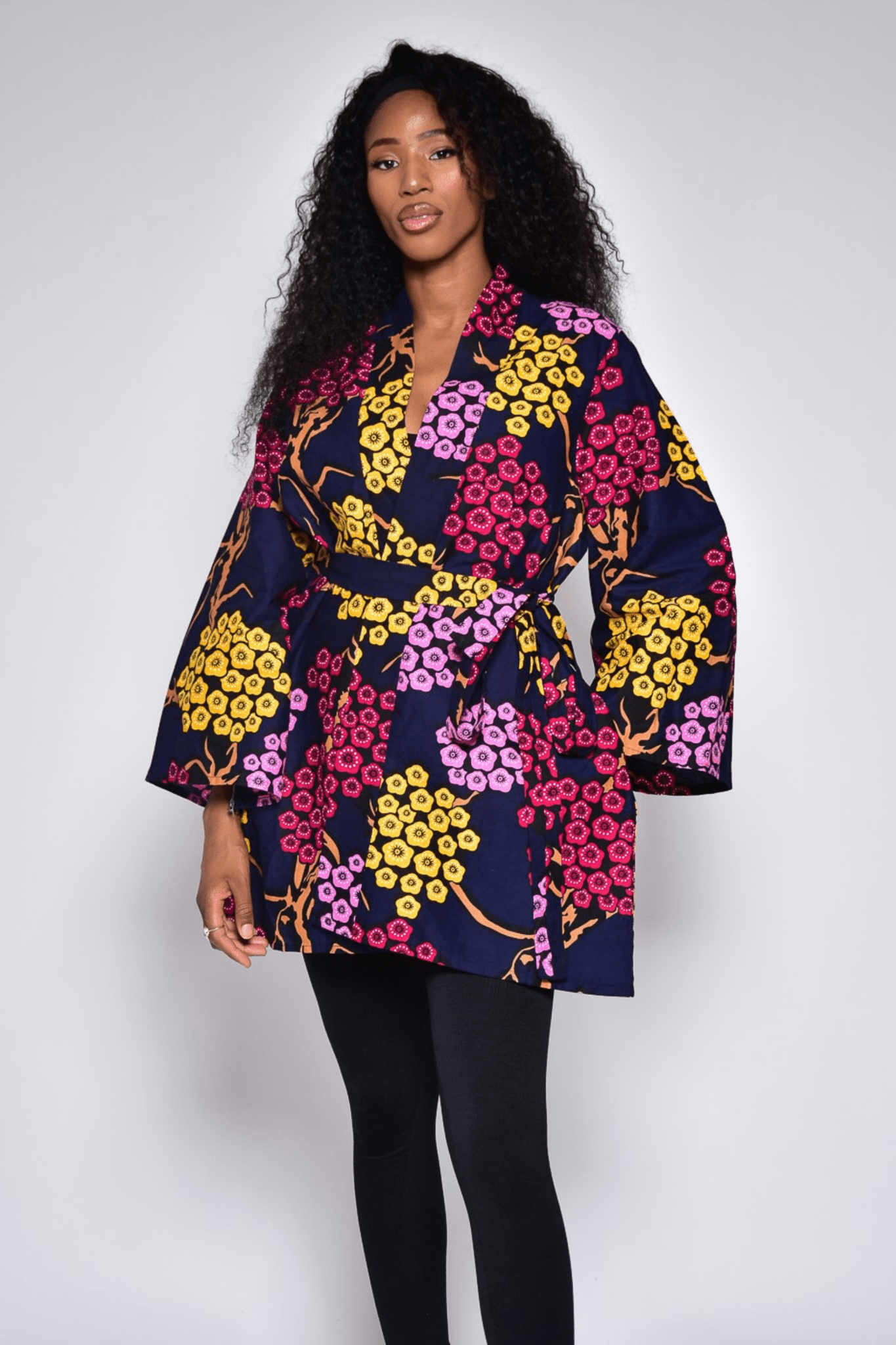 Kimono ALIZÉ à motifs fleurs – Veste mi - longue femme en wax fait main - makomie
