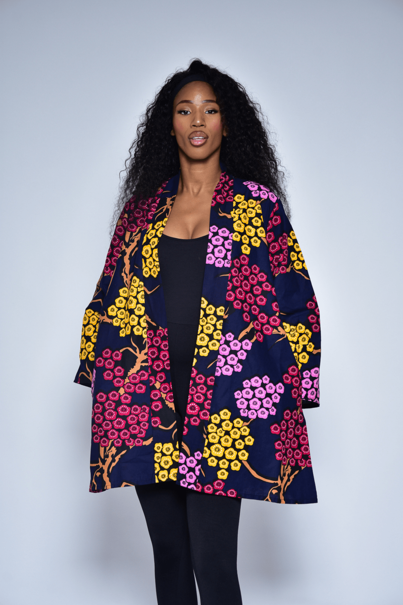 Kimono ALIZÉ à motifs fleurs – Veste mi - longue femme en wax fait main - makomie