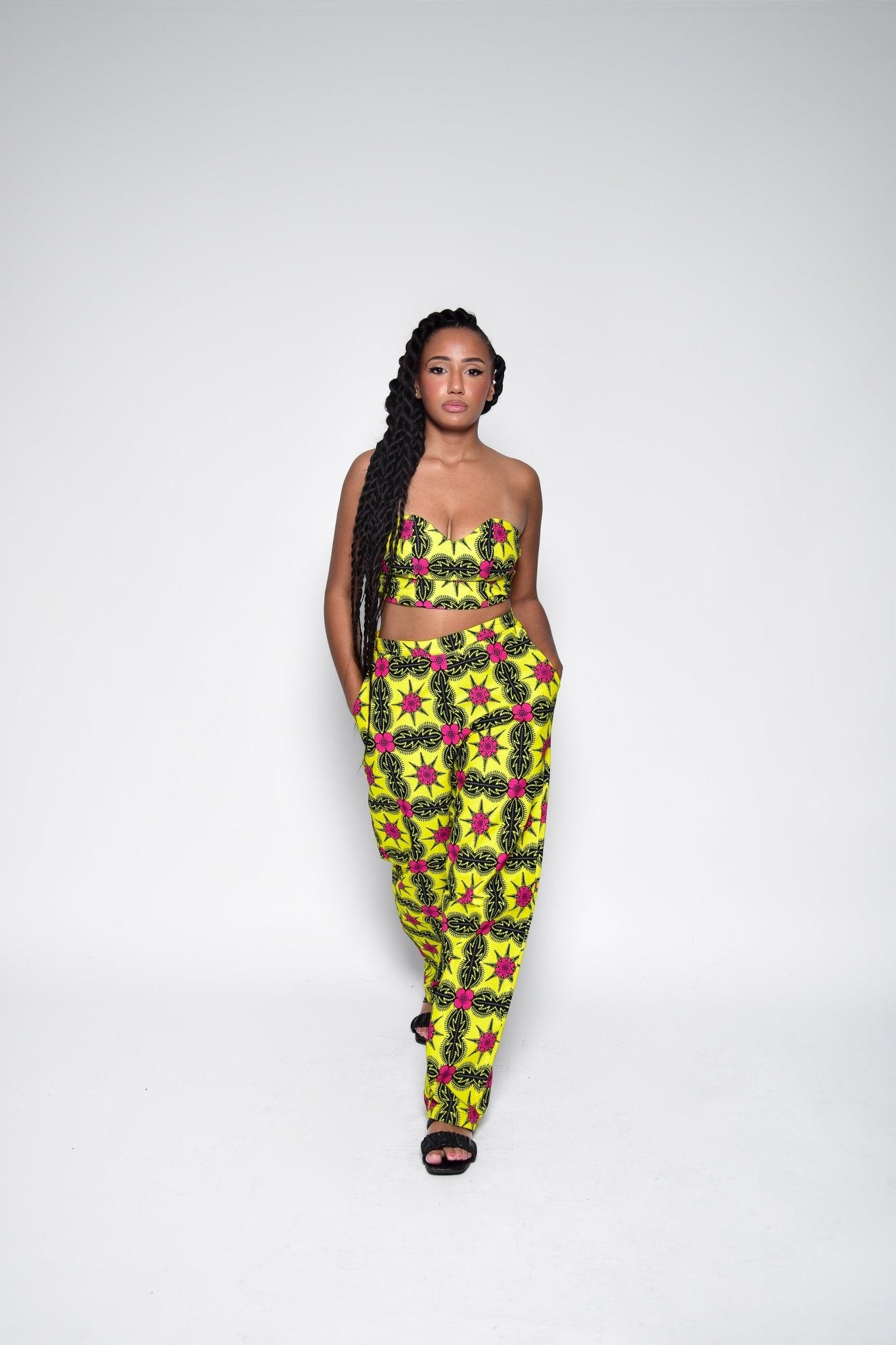 Pantalon TIYA taille haute en wax – imprimé africain 100 % coton fait main - makomie