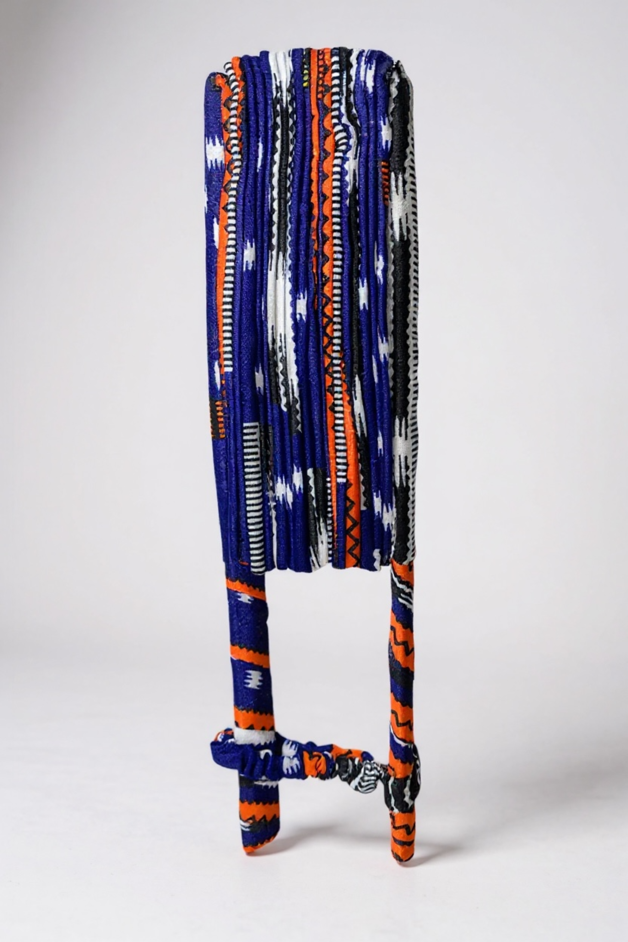 Éventail ZURI en wax africain – Bleu, orange & blanc | Accessoire artisanal pliable