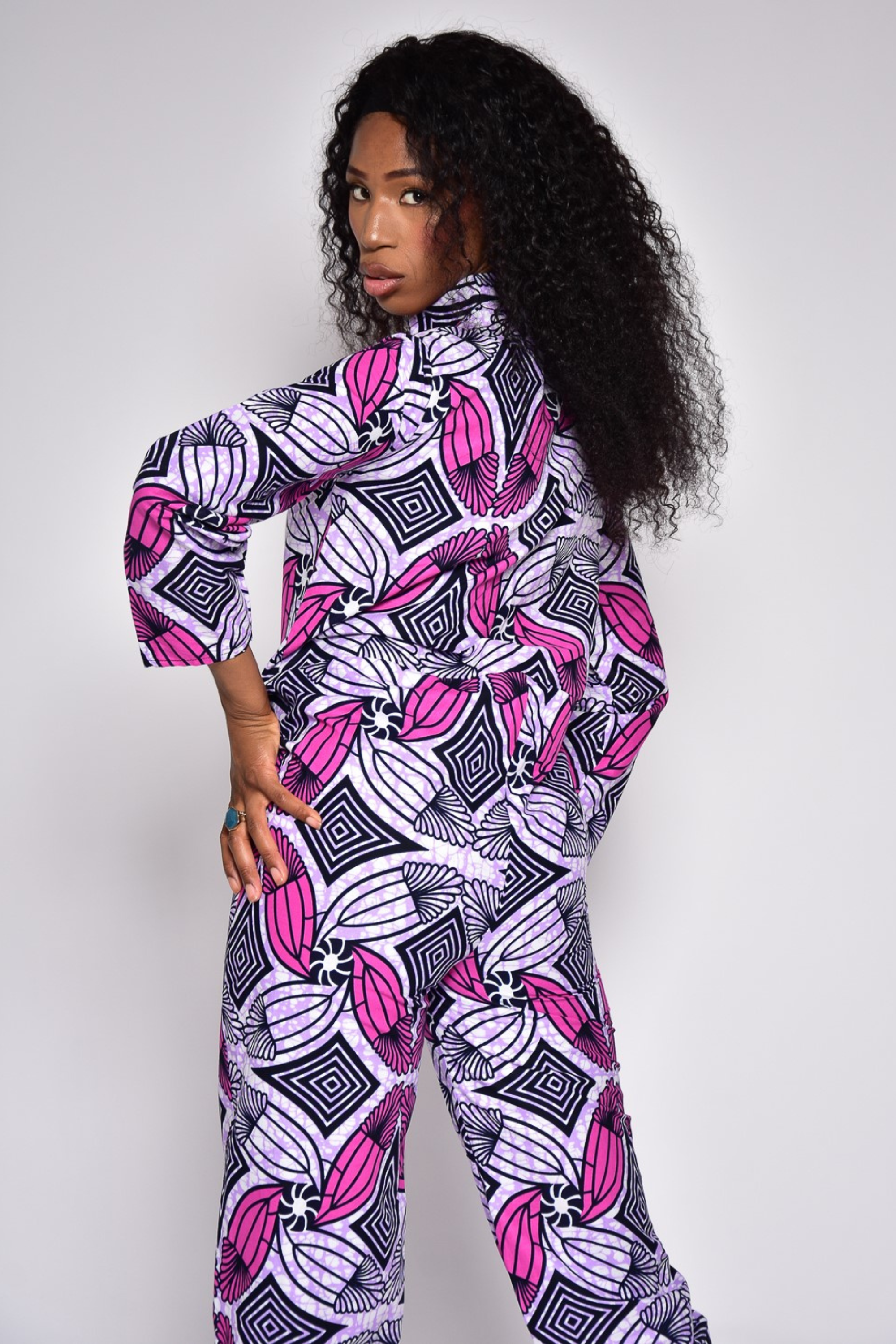 Combinaison CLEA en wax imprimé africain – vue de dos, création artisanale