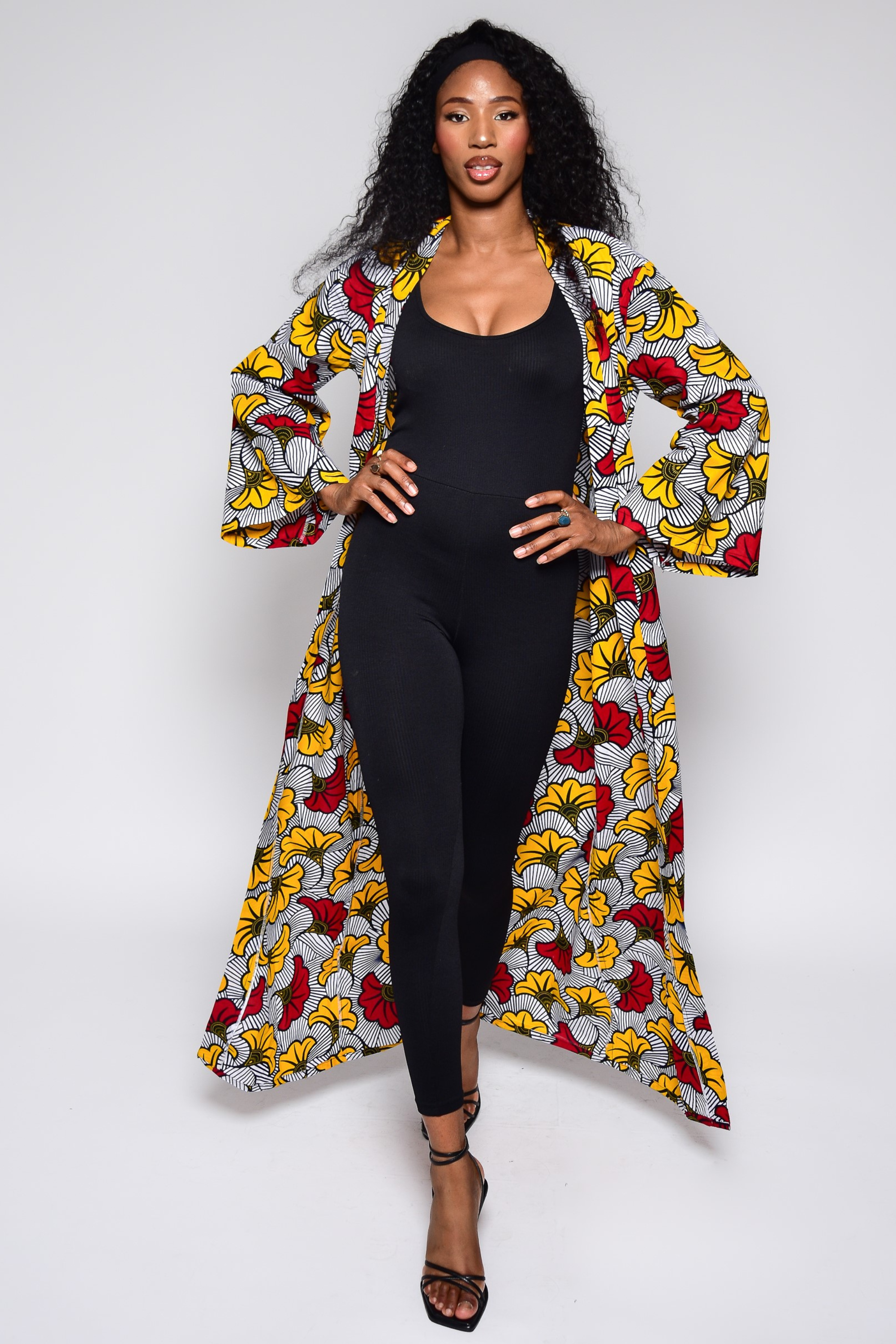 Kimono ALIX en wax à imprimé fleurs de mariage – vue de face, confection artisanale Makomie