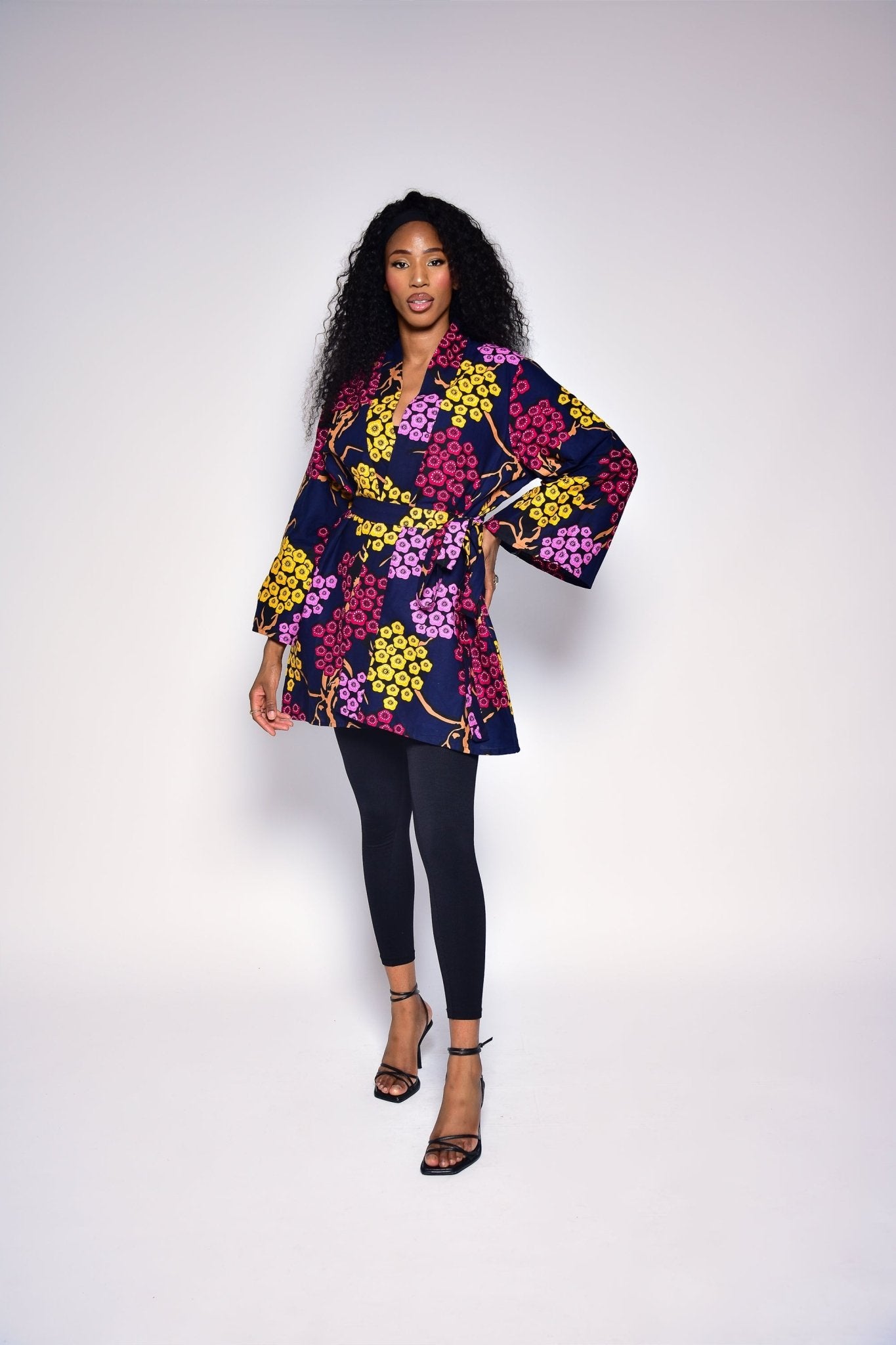 Kimono ALIZÉ à motifs fleurs – Veste mi - longue femme en wax fait main - makomie