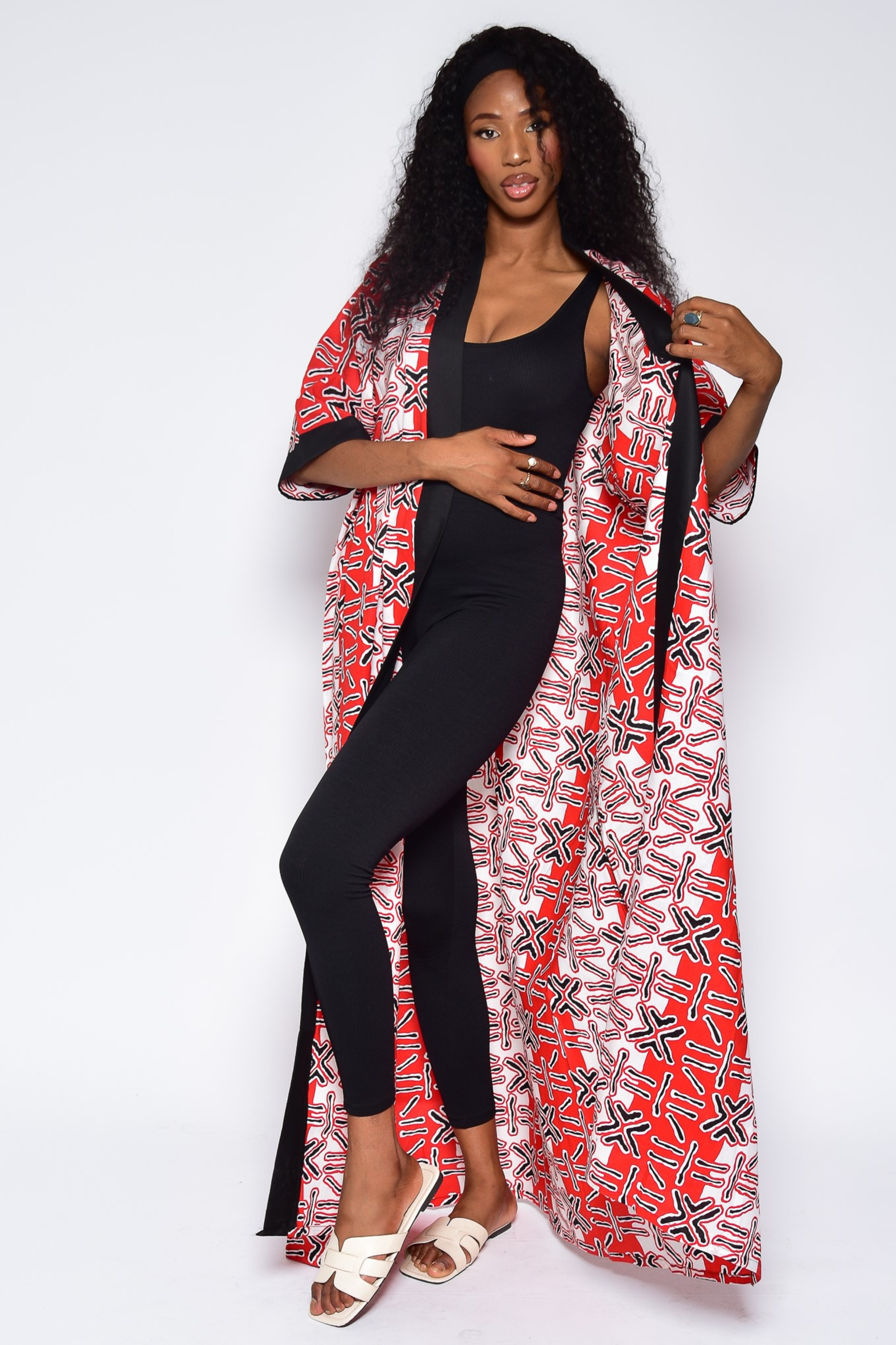 Kimono NOOR Rose en wax imprimé africain géométrique – vue de face, kimono long femme fait main Makomie