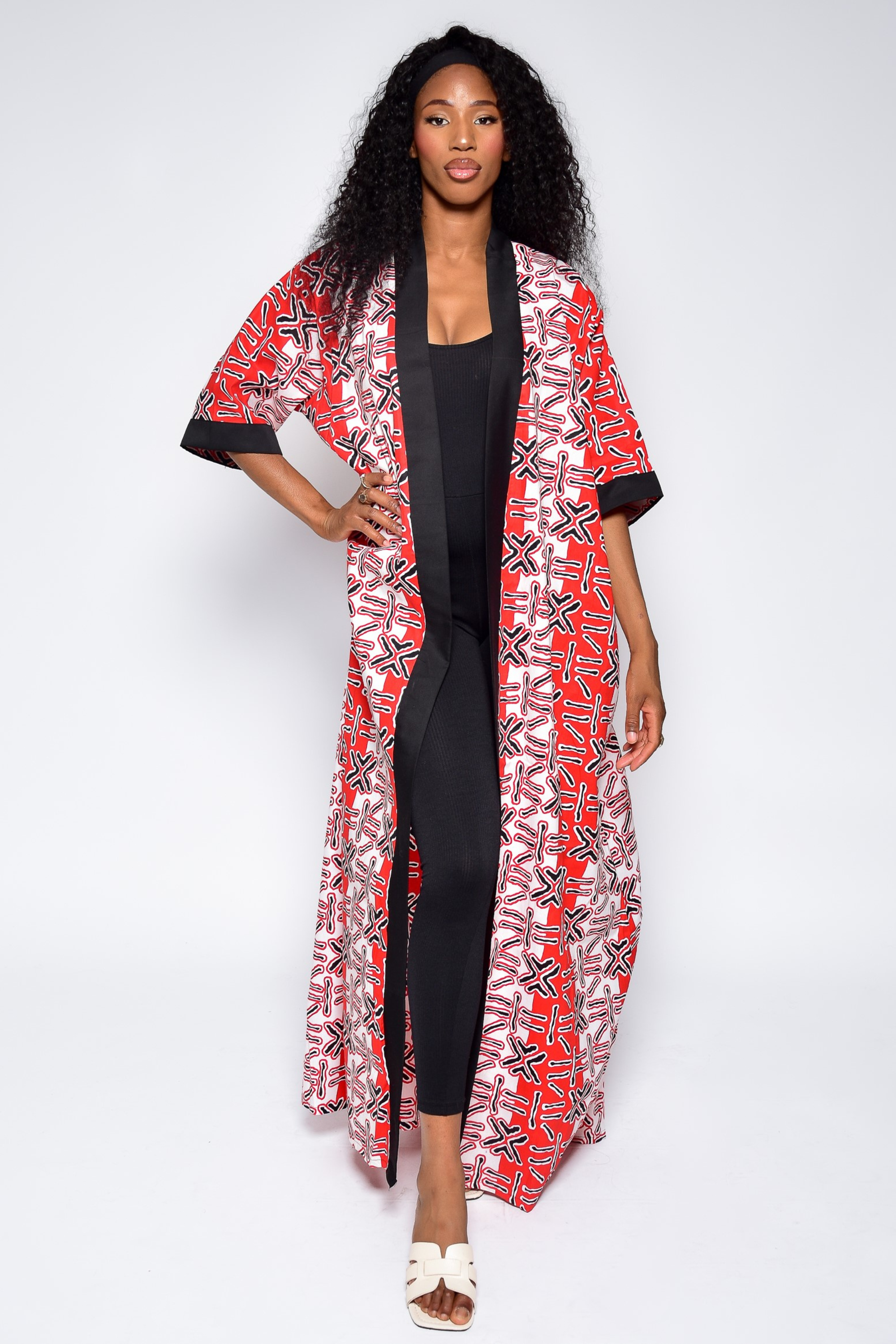 Kimono NOOR Rose en wax imprimé africain géométrique – vue de face, kimono long femme fait main Makomie