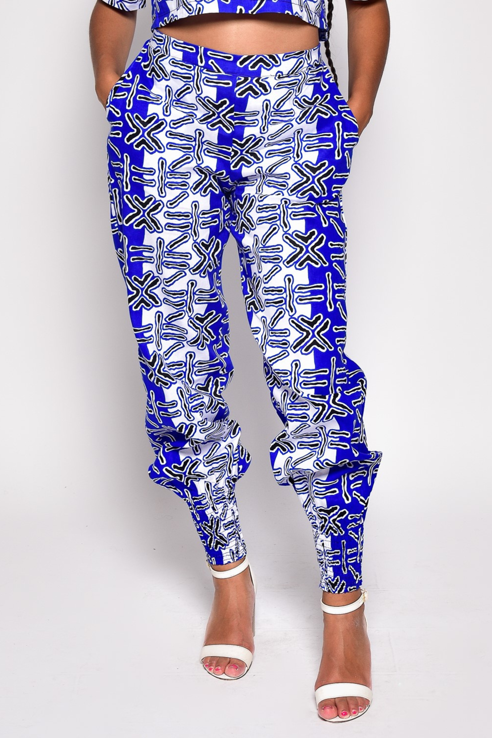 Pantalon TINA en wax imprimé africain – vue de face, taille haute femme fait main Makomie