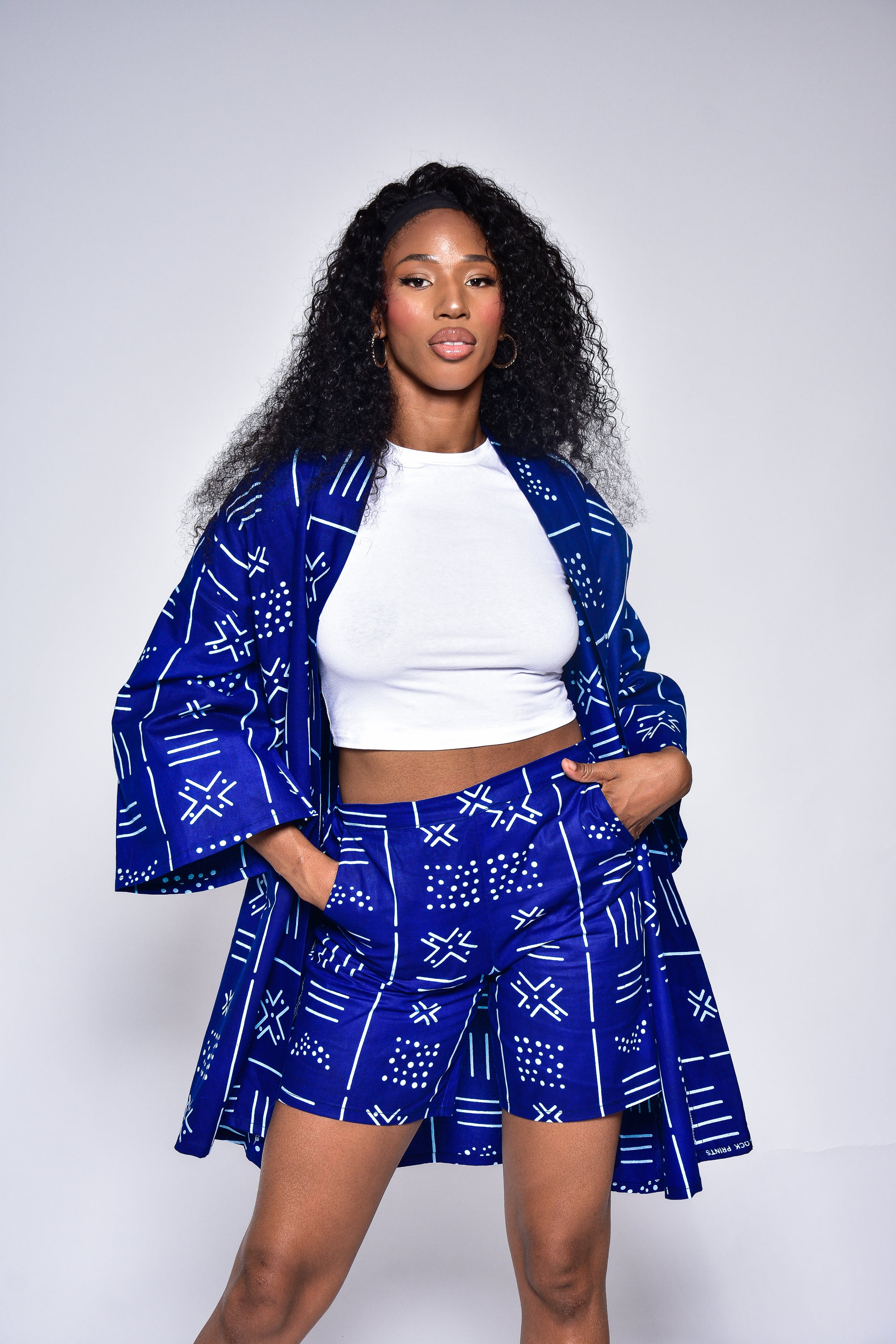 Short FANNY taille haute en wax imprimé africain – vue de face, fait main Makomie