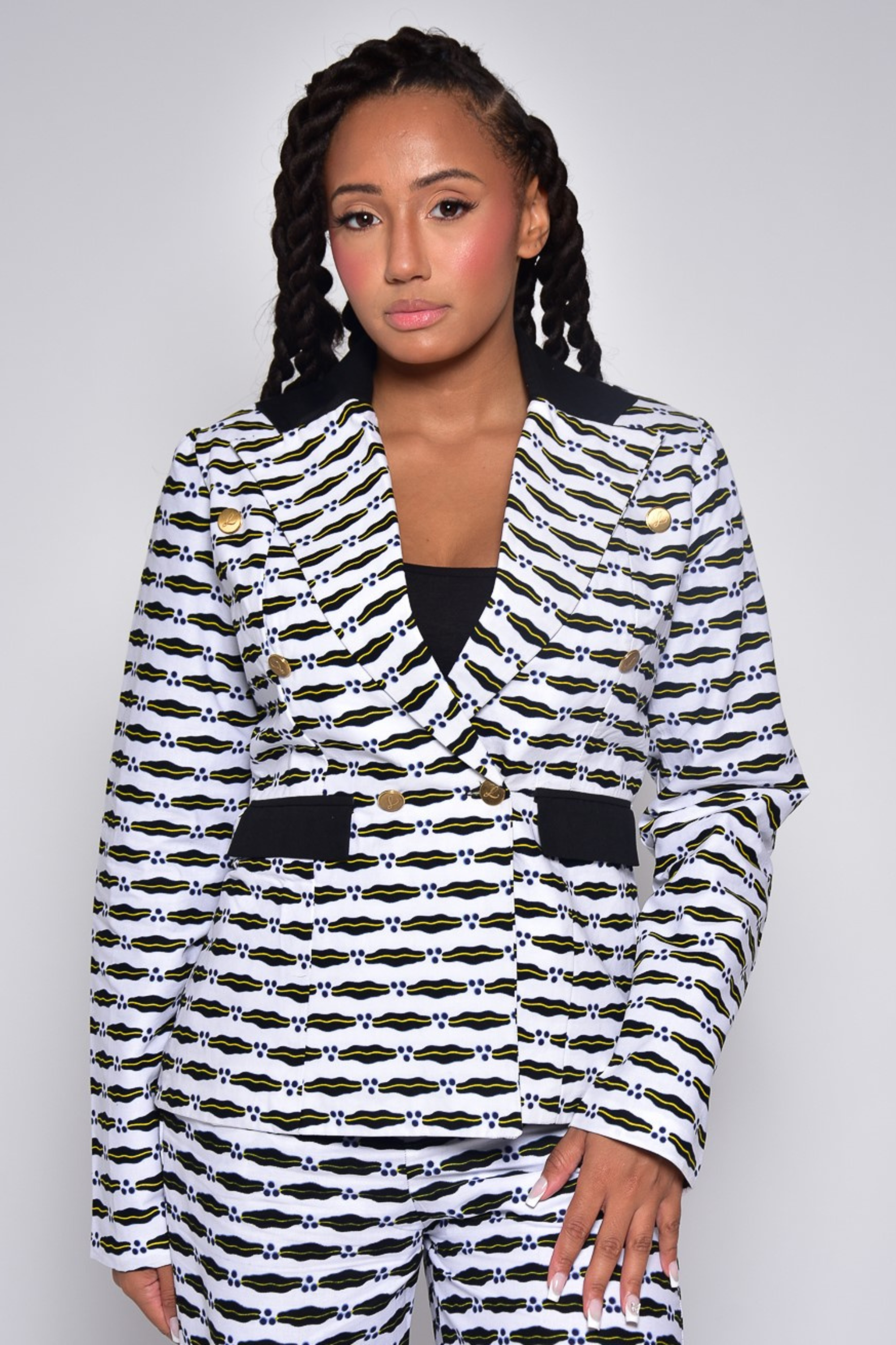Veste croisée ESTHER en wax à imprimé africain fait main – vue de face, création Makomie