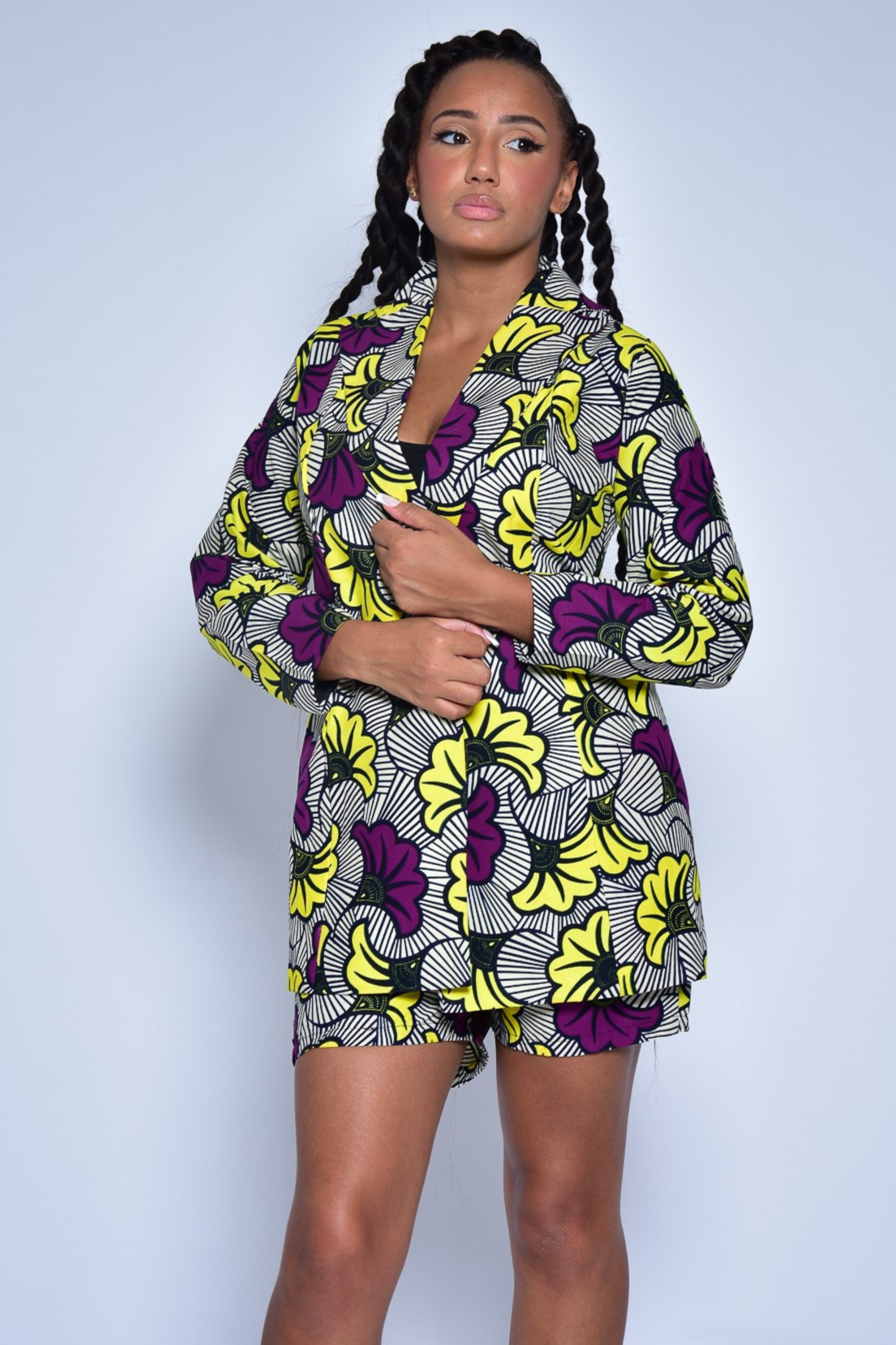 Veste en tissu wax jaune motif fleurs – vêtement africain fait main par Makomie